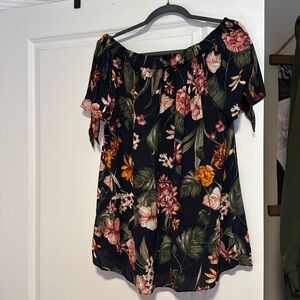 Off the shoulder blouse - Medium - Beautiful Floral Design
